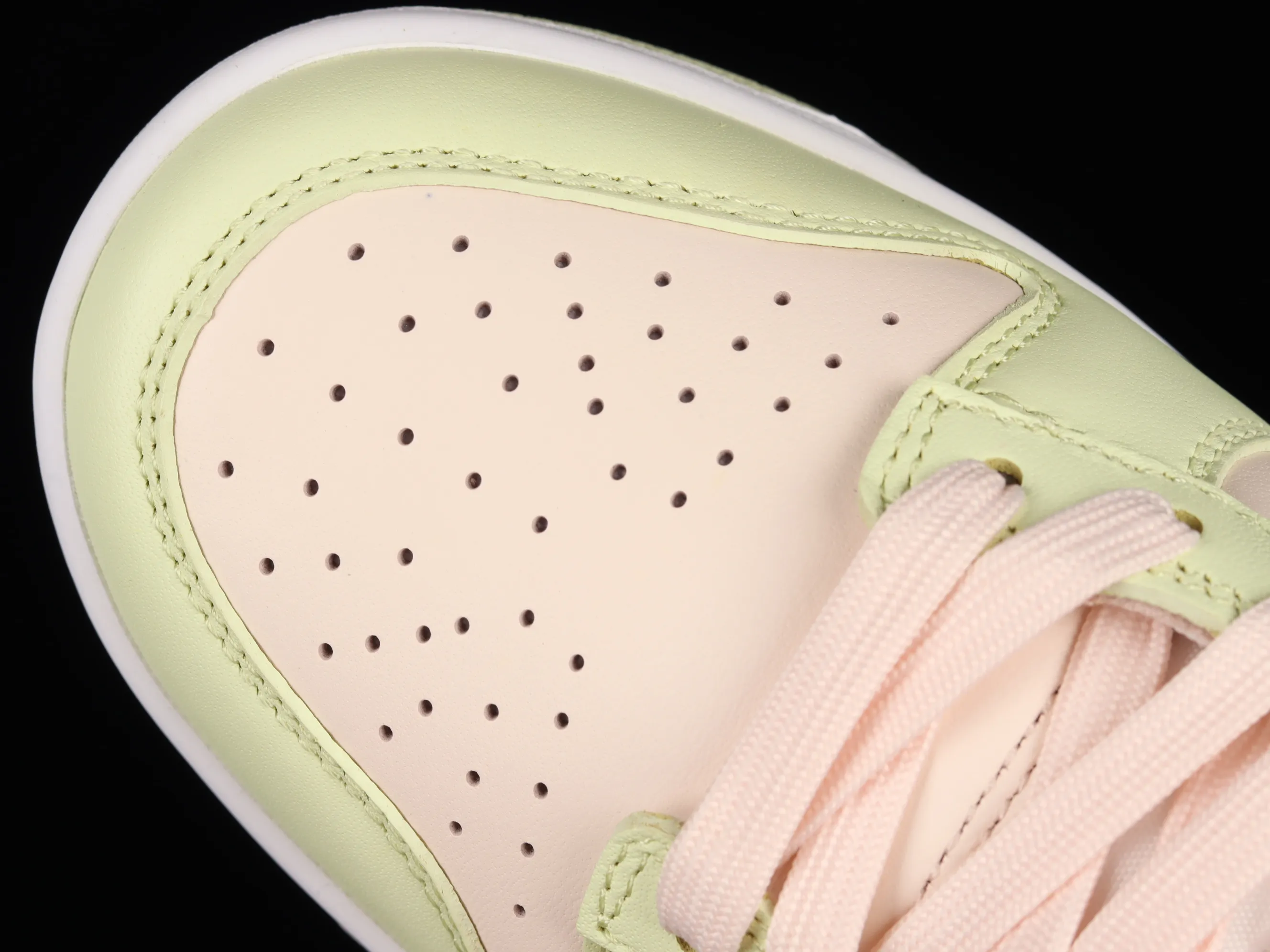 All Categories Nk SB Dunk Series Nk SB Dunk Low Low-top Sneakers J Version Nk SB Dunk Low Prm Ice Lemon Yellow Pink Color SB Smashed Backboard Fashion Casual Sneakers DD1503-600